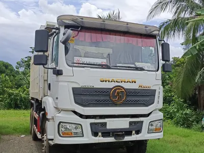 Shacman H3000 10-wheeler dump truck